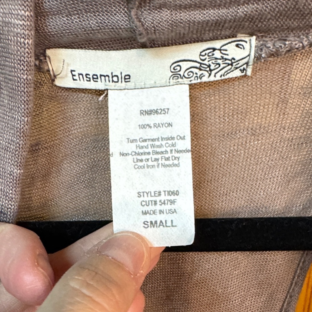 Elegant Grayish Brown-Sleeveless Wrap - Picture 2 of 8